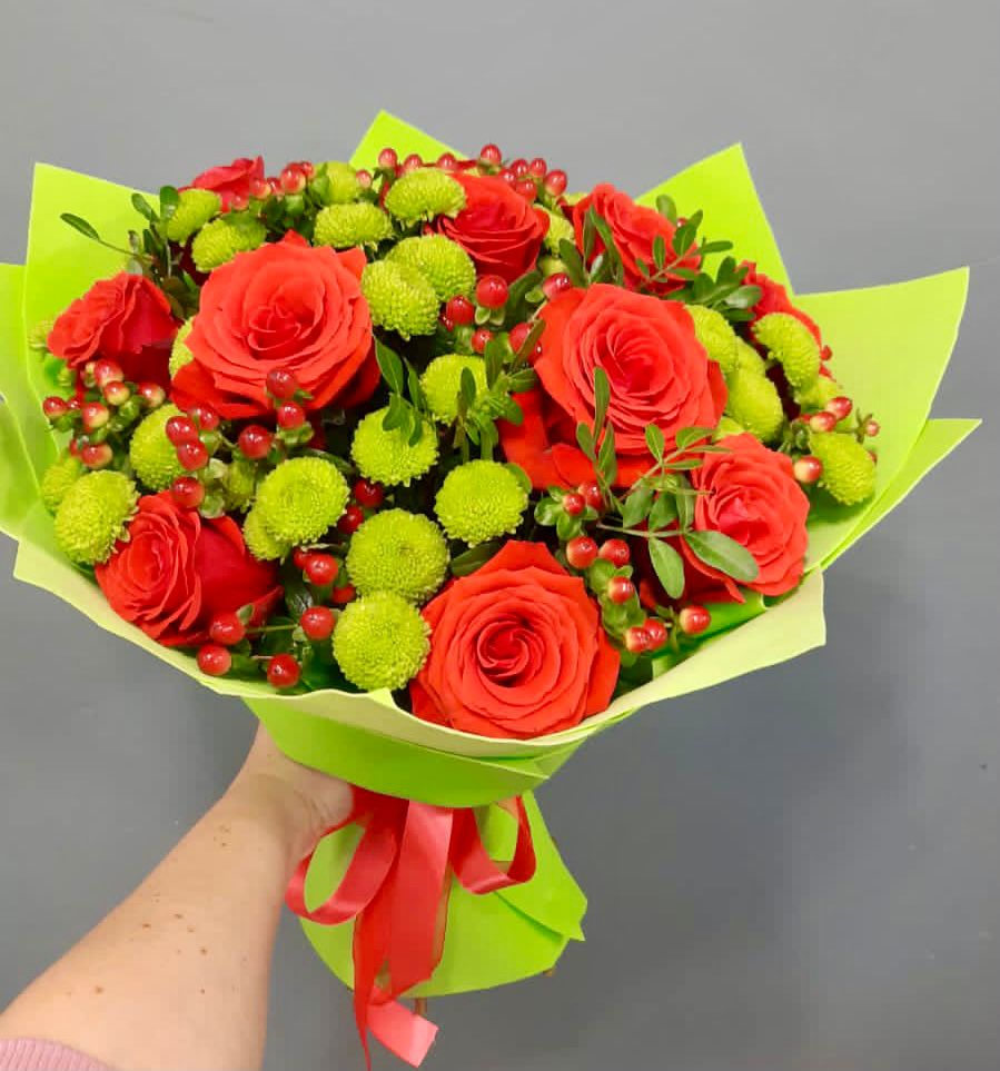 Букет цветов из: Хризантемы и Розы в Ольховке