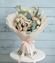 Букет цветов из:  Розы и Лизиантусы в Ольховке