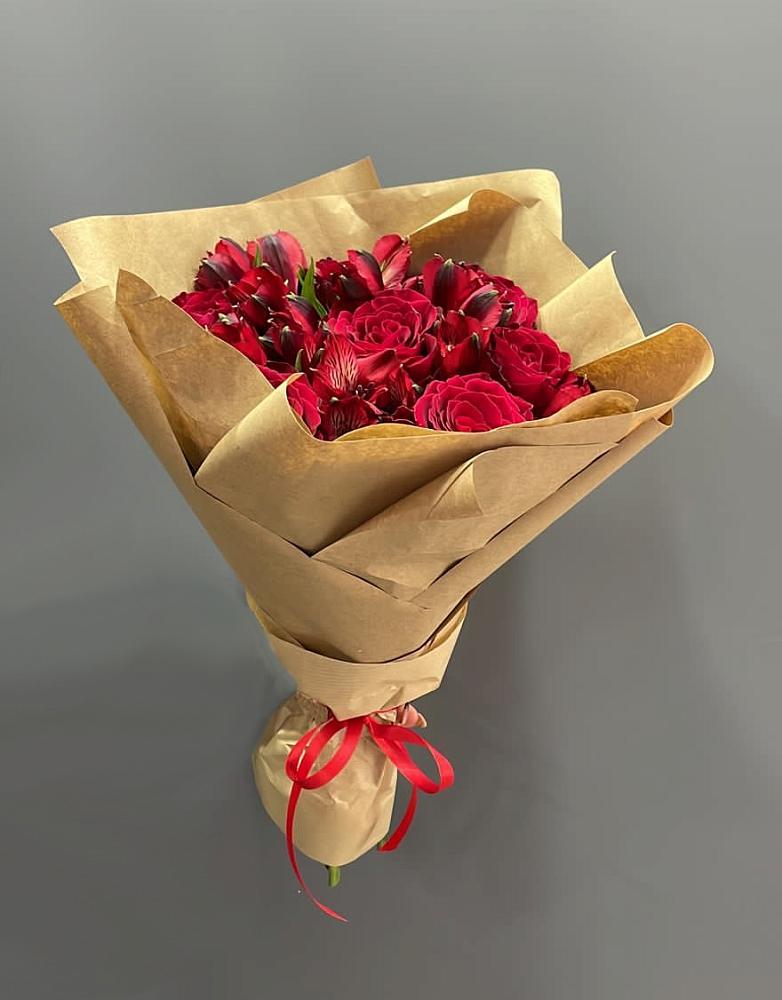 Букет цветов из: Альстромерии и Розы в Ольховке