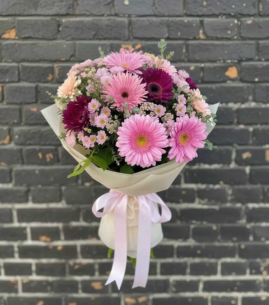 Букет цветов из: Герберы и Хризантемы в Ольховке