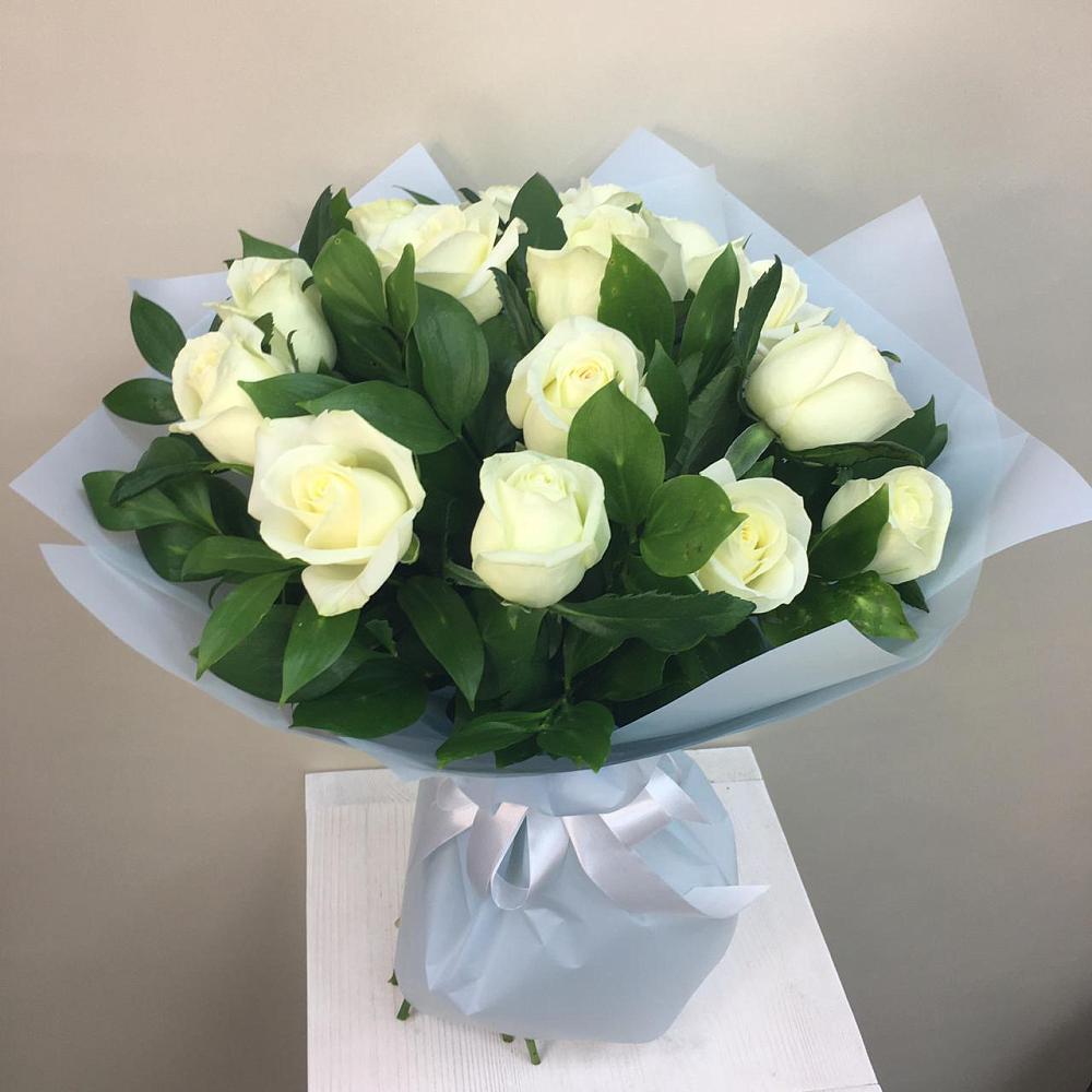 Букет 15 Белых роз Проуд в Ольховке