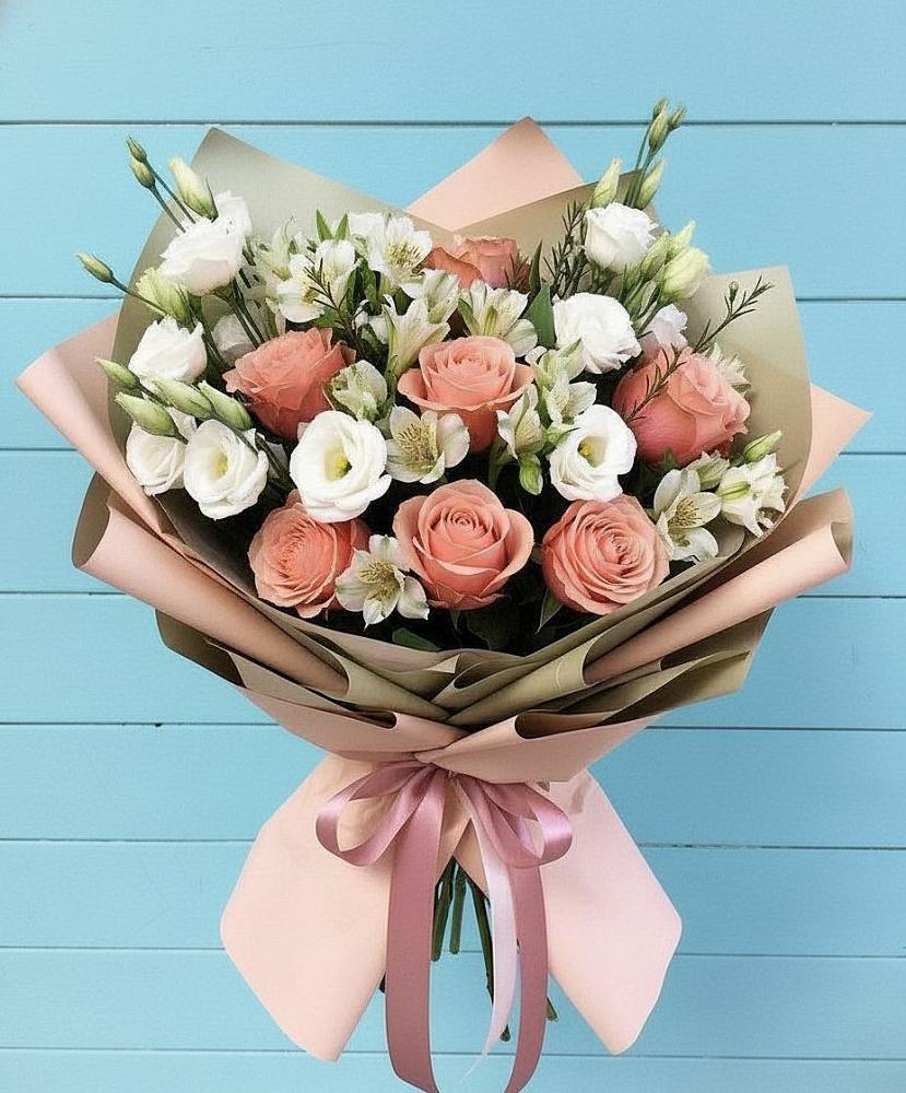Букет цветов из: Розы, Альстромерии и Лизиантусы в Ольховке
