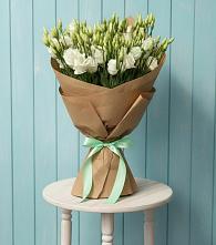 Букет цветов из:  Лизиантусы в Ольховке