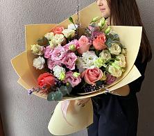 Букет цветов из:  Розы, Лизиантусы и Гвоздики #REPLACE_PRED# Ольховке
