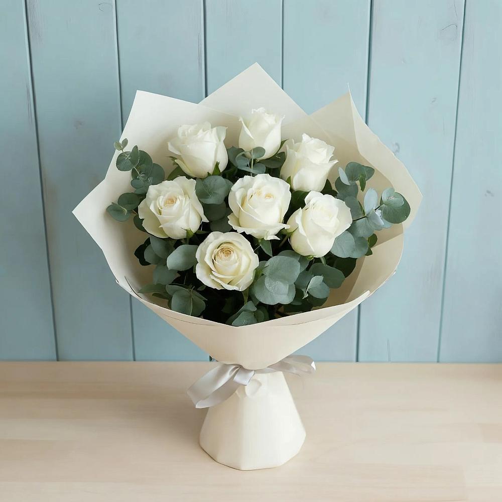Букет Белые розы в Эвкалипте в Ольховке