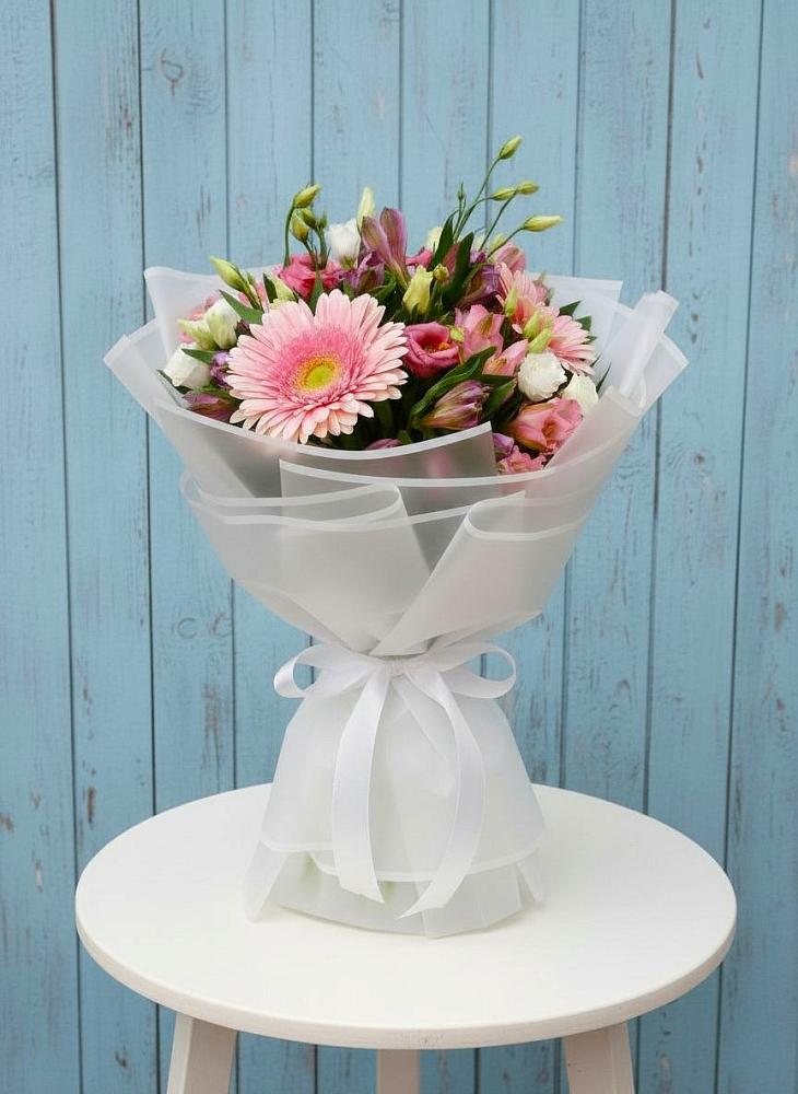 Букет цветов из: Герберы, Альстромерии и Лизиантусы в Ольховке