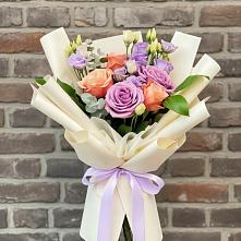 Букет цветов из:  Лизиантусы и Розы в Ольховке