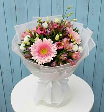 Букет цветов из:  Герберы, Альстромерии и Лизиантусы #REPLACE_PRED# Ольховке