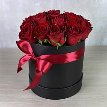 Цветочная композиция из Розы в шляпной коробке в Ольховке