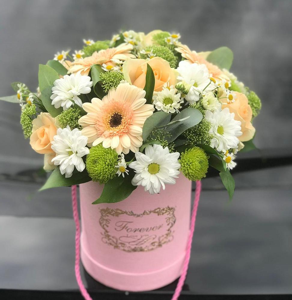 Цветочная композиция из Розы, Герберы и Хризантемы в шляпной коробке в Ольховке