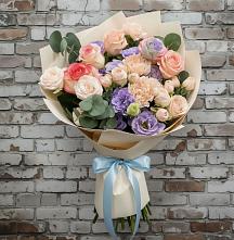 Букет цветов из:  Розы, Лизиантусы и Гвоздики в Ольховке