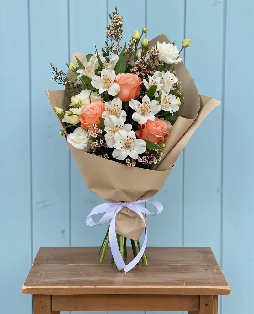 Букет цветов из: Альстромерии, Лизиантусы, Розы и Хризантемы в Ольховке